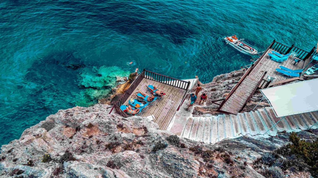 Entspannen am Meer auf Liegestühlen