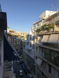 I. Ich reiste einen Tag früher an um noch einige Zeit in Athen zu verbringen. Die Aussicht vom Hostel versprach schonmal einen tollen Urlaub!