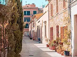 Mediterranes Flair genießen und durch Städtchen schlendern | sailwithus