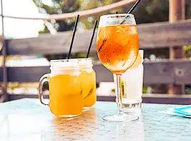 Cheers! Den abendlichen Drink habt ihr euch verdient l sailwithus