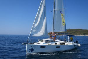 Genieße die Sonne beim mitsegeln Griechenland